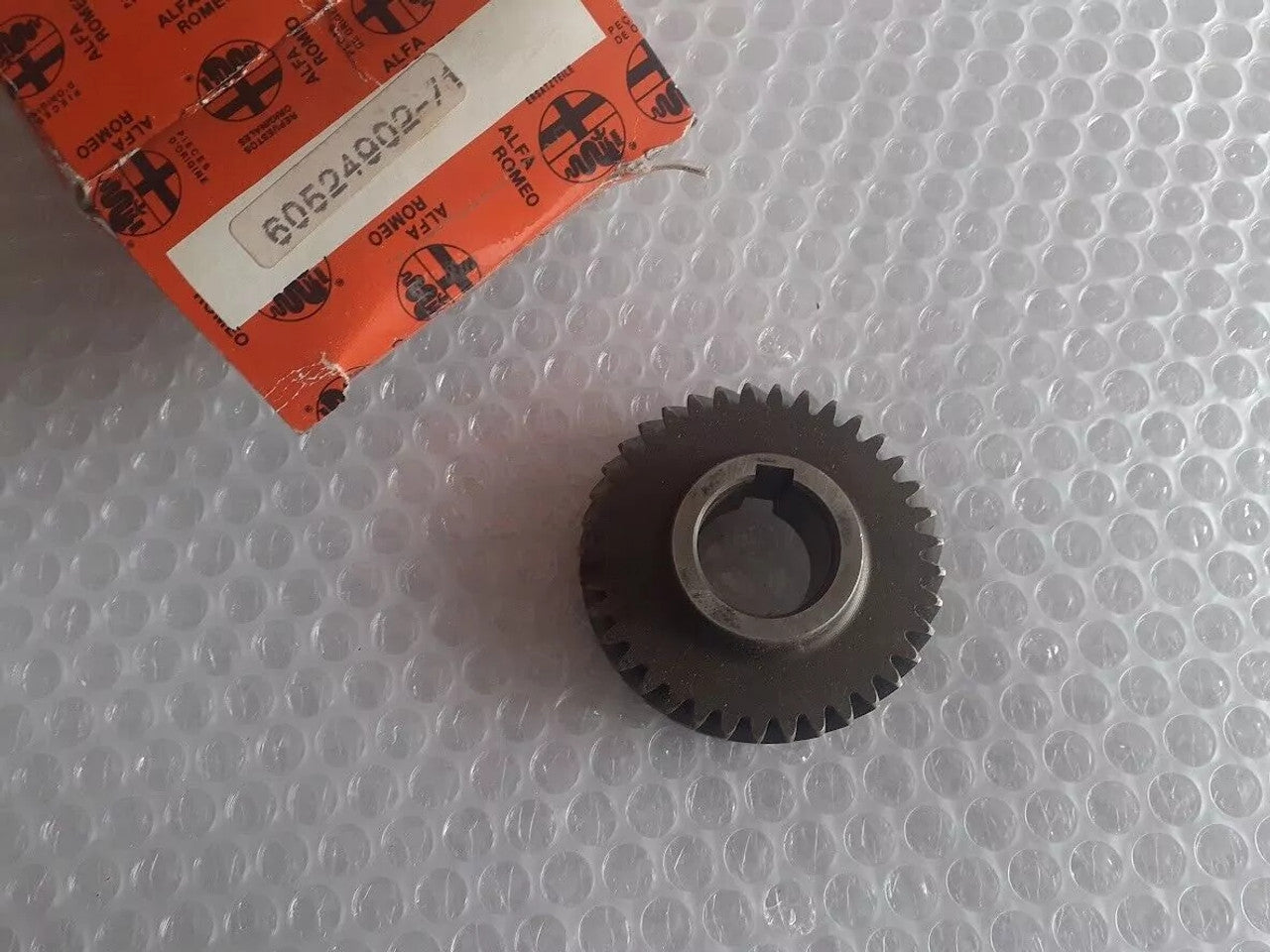 Transmission Gear 4th fits Alfa Romeo 33 145 146 60524902 Genuine View Front