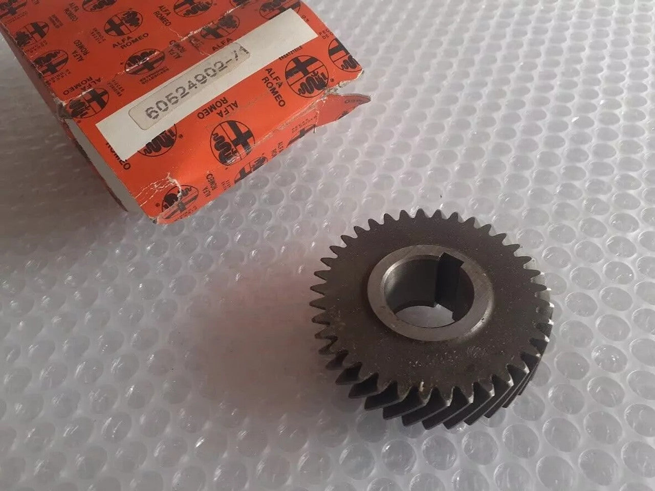 Transmission Gear 4th fits Alfa Romeo 33 145 146 60524902 Genuine View Right