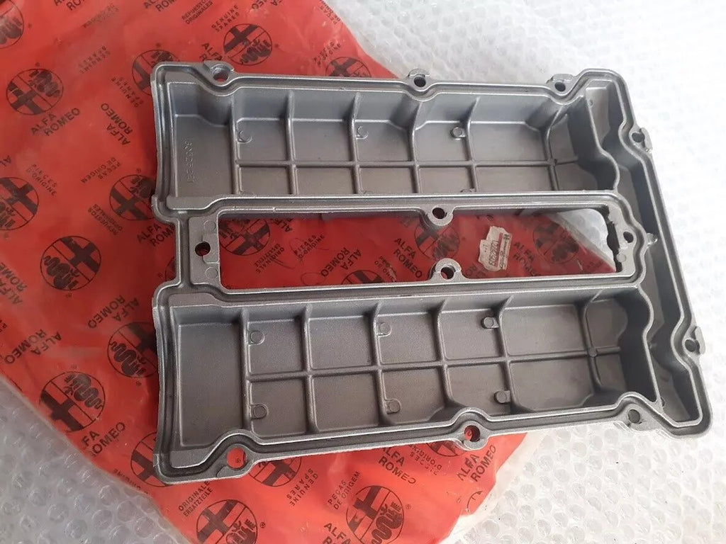Cylinder Head Cover Left fits Alfa Romeo 33 145 146 60525221 Genuine View Upper