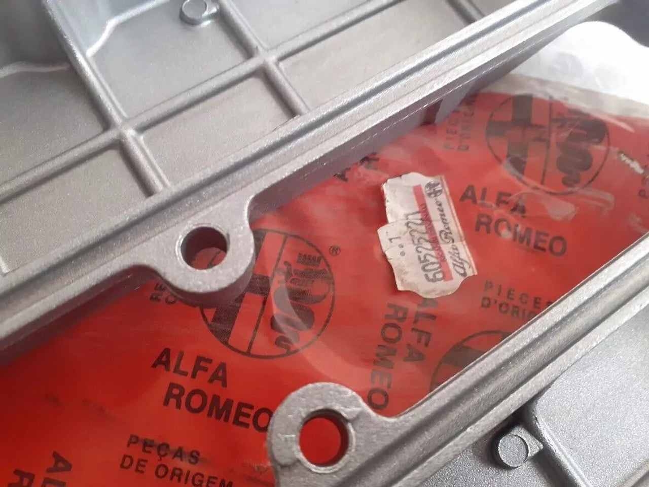 Cylinder Head Cover Left fits Alfa Romeo 33 145 146 60525221 Genuine View Lower