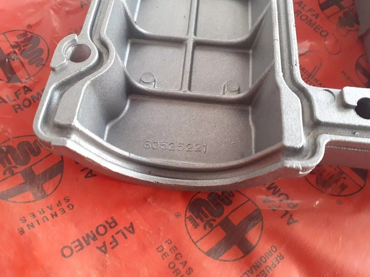 Cylinder Head Cover Left fits Alfa Romeo 33 145 146 60525221 Genuine View Close Up Front