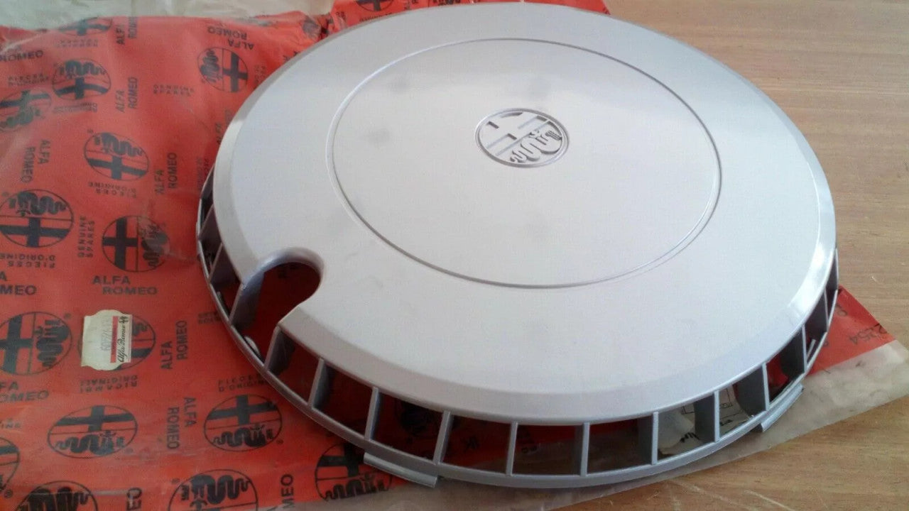 4x Wheel Hub Cap fits Alfa Romeo 75 60526130 Genuine View Front