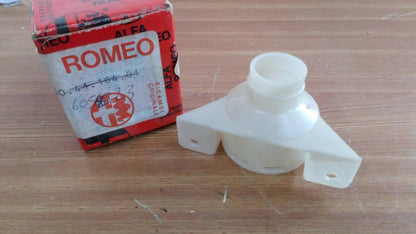 Wipers Tank Connector fits Alfa Romeo 75 Spider 60526223 Genuine View Right