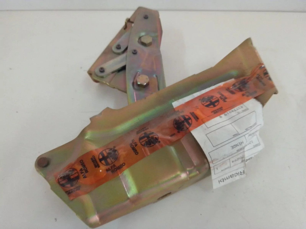 Hood Hinge Right Bonnet fits Alfa Romeo 75 60526611 Genuine View Rear