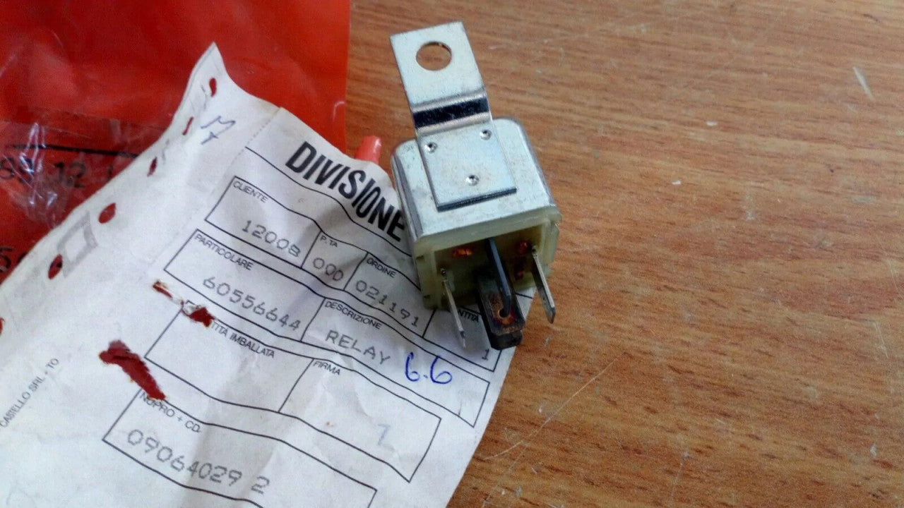 Relay fits Alfa Romeo 33 75 145 146 60556644 Genuine View Front