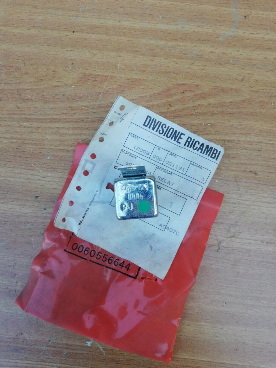 Relay fits Alfa Romeo 33 75 145 146 60556644 Genuine View Left