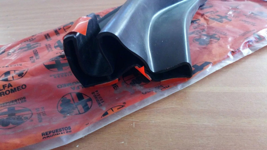 Hood Insulator Front Left fits Fiat Tempra Tipo Alfa Romeo 155 60559921 Genuine View Rear
