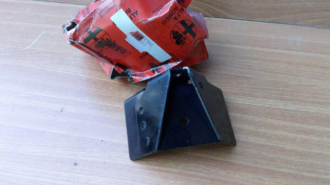 Engine Mount Bracket fits Alfa Romeo 145 146 60583923 Genuine View Front