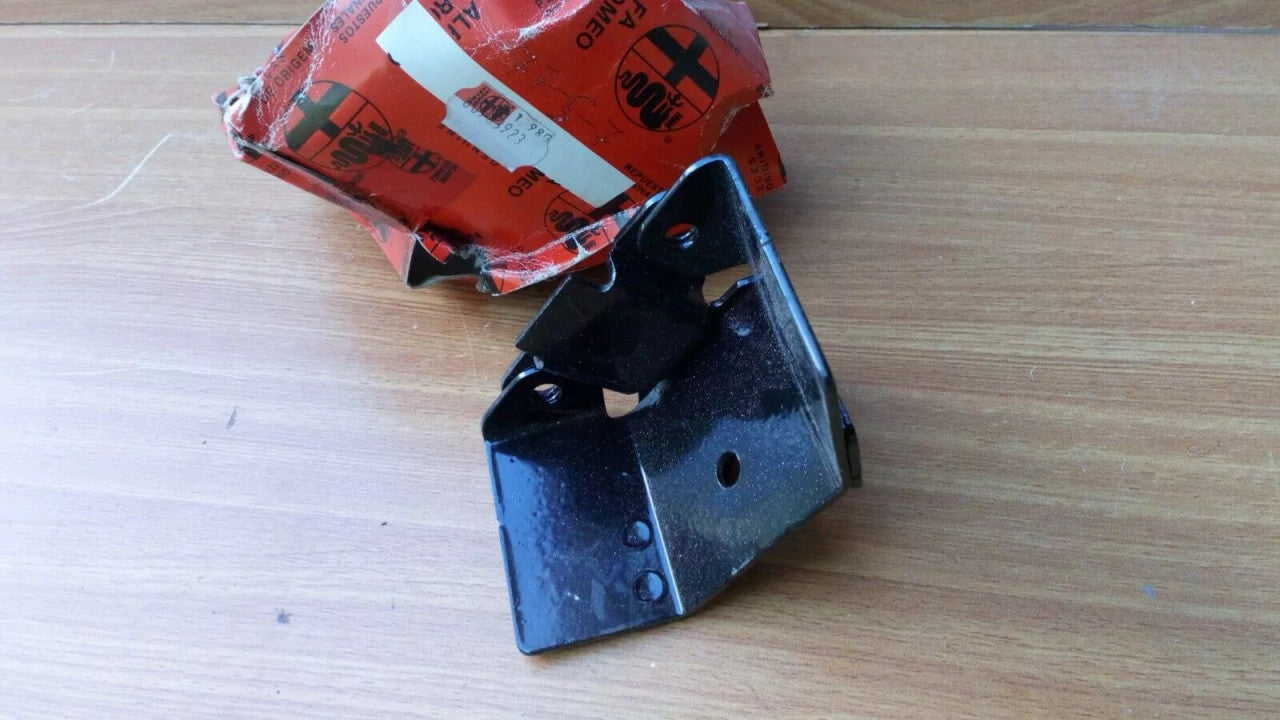 Engine Mount Bracket fits Alfa Romeo 145 146 60583923 Genuine View Right