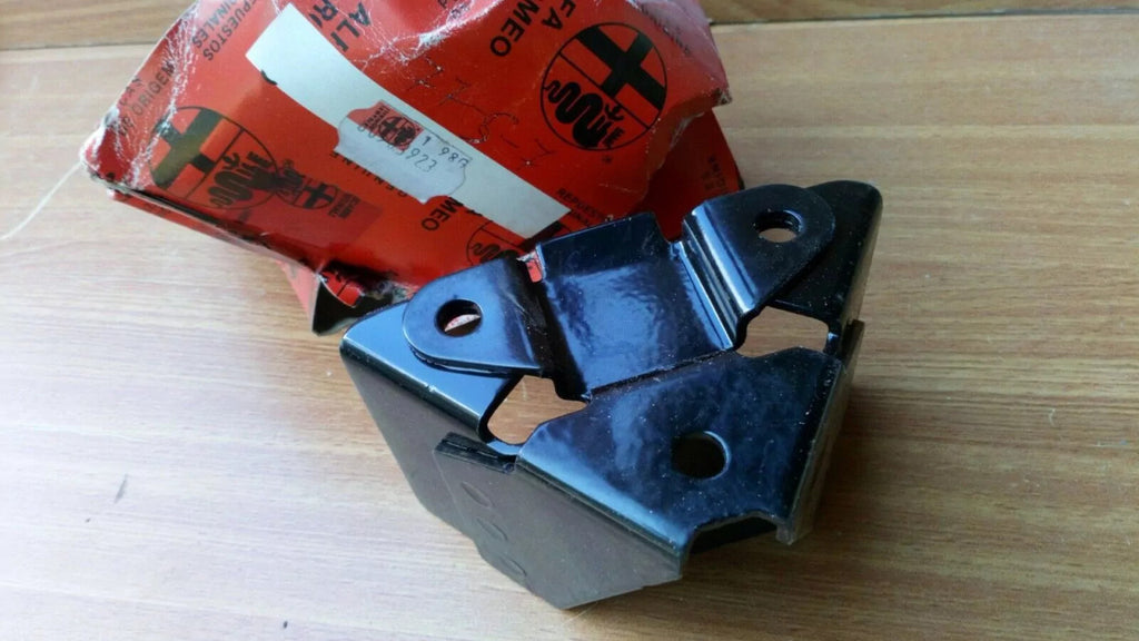 Engine Mount Bracket fits Alfa Romeo 145 146 60583923 Genuine View Left