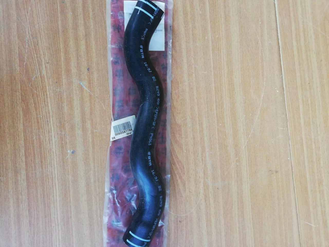Radiator Hose Lower Outlet fits Alfa Romeo 164 60587788 Genuine View Right