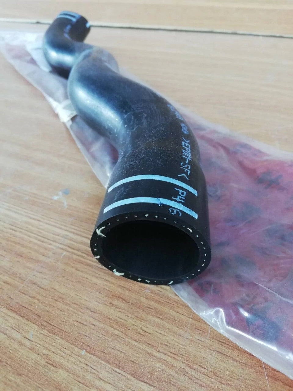 Radiator Hose Lower Outlet fits Alfa Romeo 164 60587788 Genuine View Left