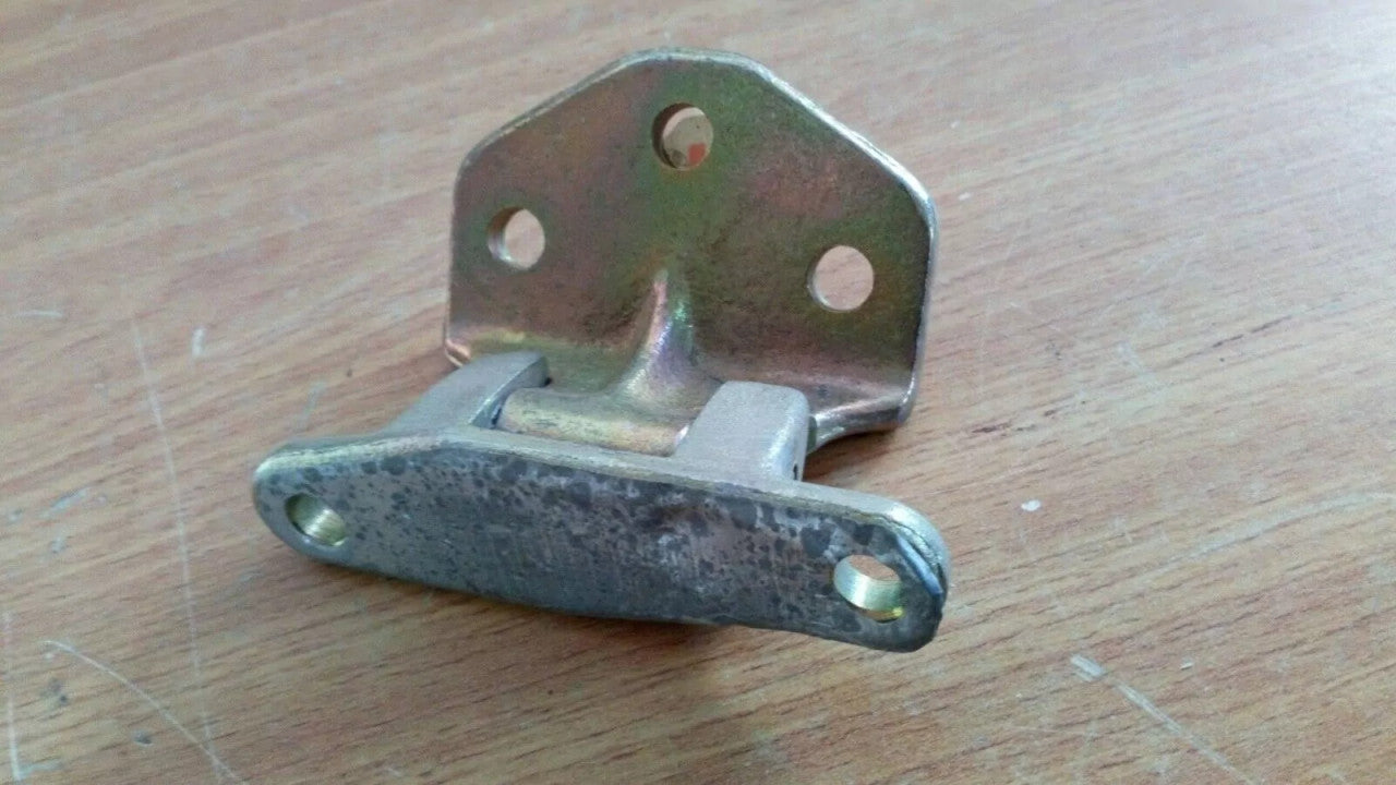 Rear Right Door Hinge Upper fits Alfa Romeo 33 60595126 Genuine View Front