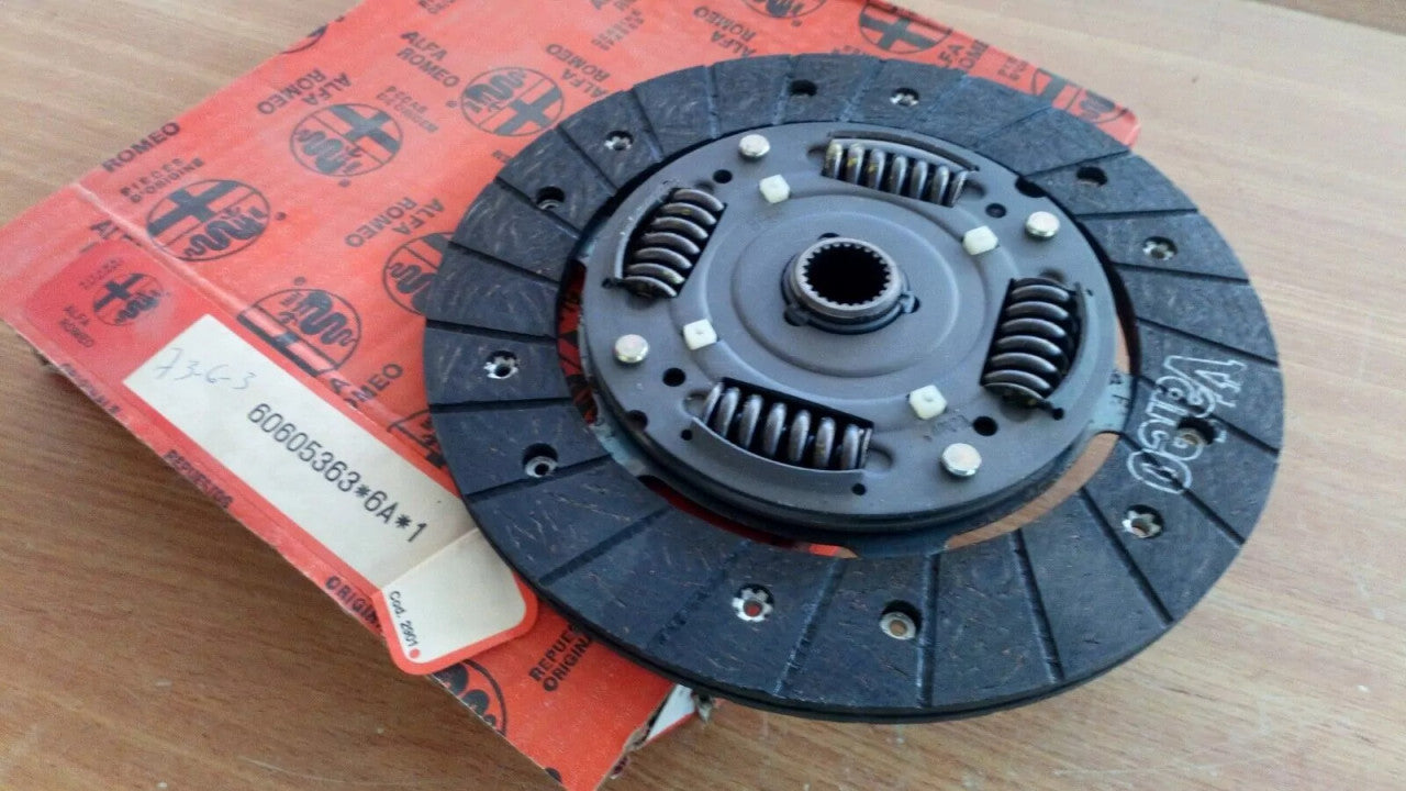Clutch Disc fits Alfa Romeo 33 145 146 60605363 Genuine View Right
