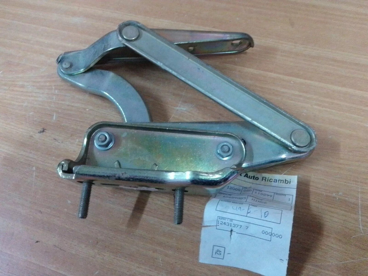 Hood Bonnet Hinge Left fits Alfa Romeo 155 60609883 Genuine View Rear