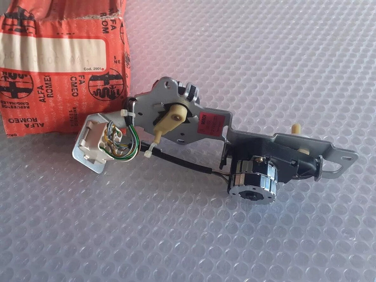 HVAC Motor Actuator fits Alfa Romeo 164 60610100 Genuine View Right