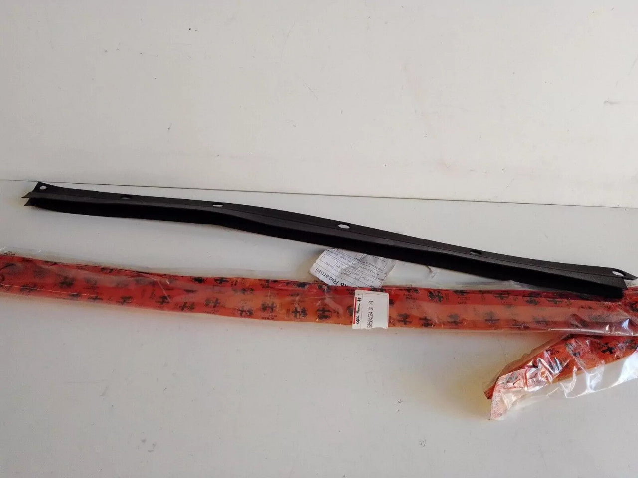 Door Seal Rear Left Lower fits Alfa Romeo 146 60612246 Genuine View Front