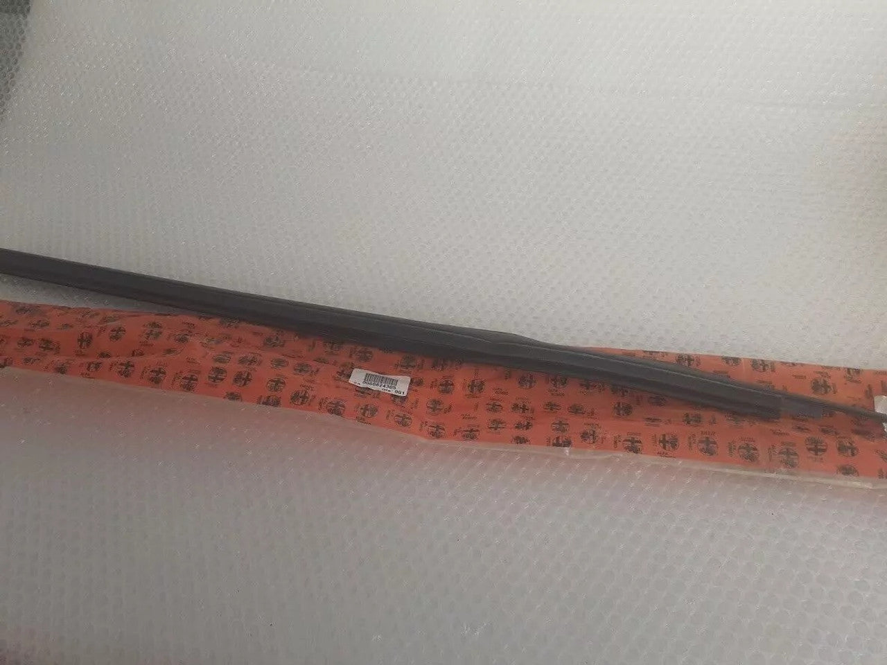 Window Seal Front Left fits Alfa Romeo 166 60624305 Genuine View Front