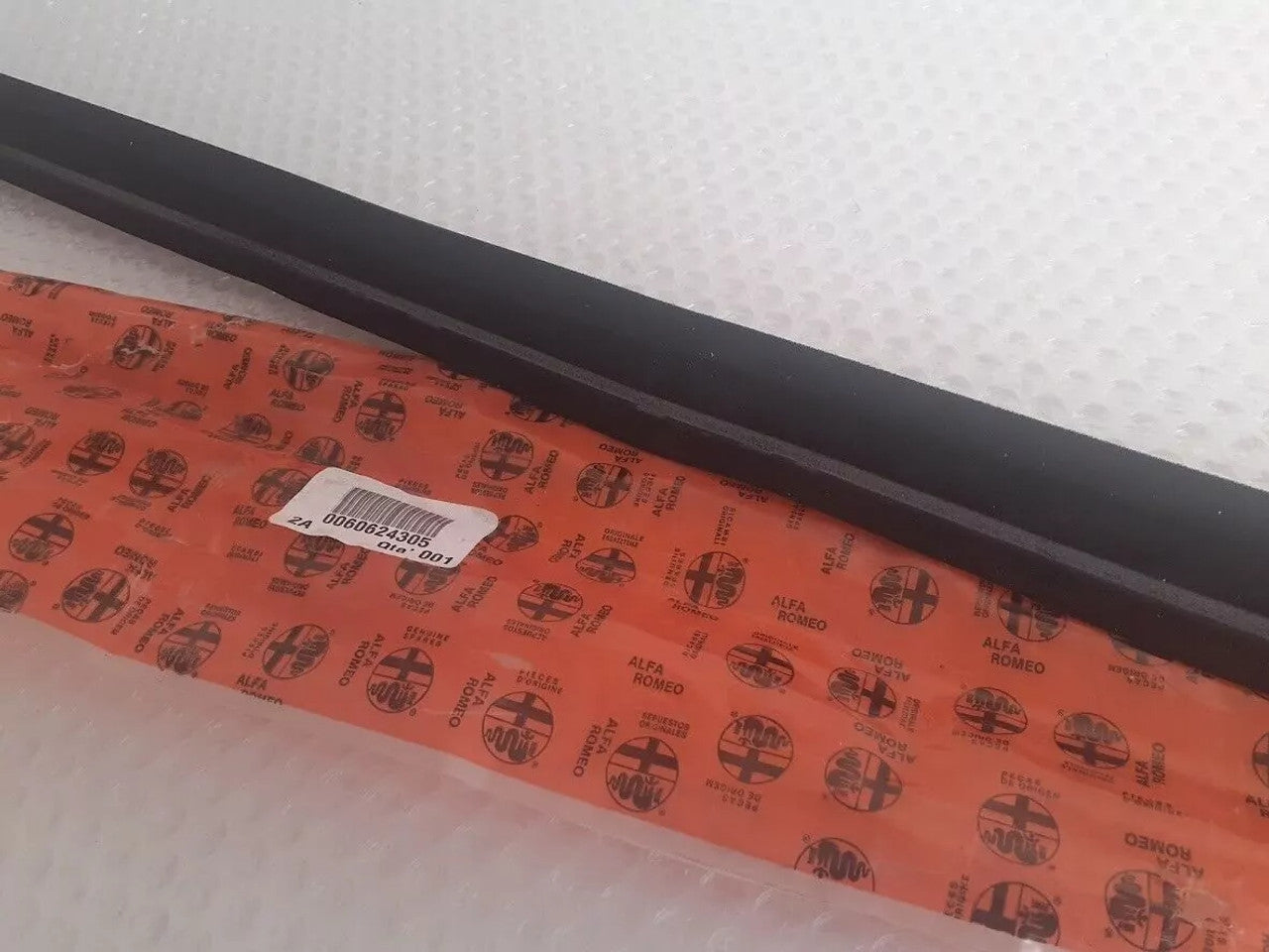 Window Seal Front Left fits Alfa Romeo 166 60624305 Genuine View Right