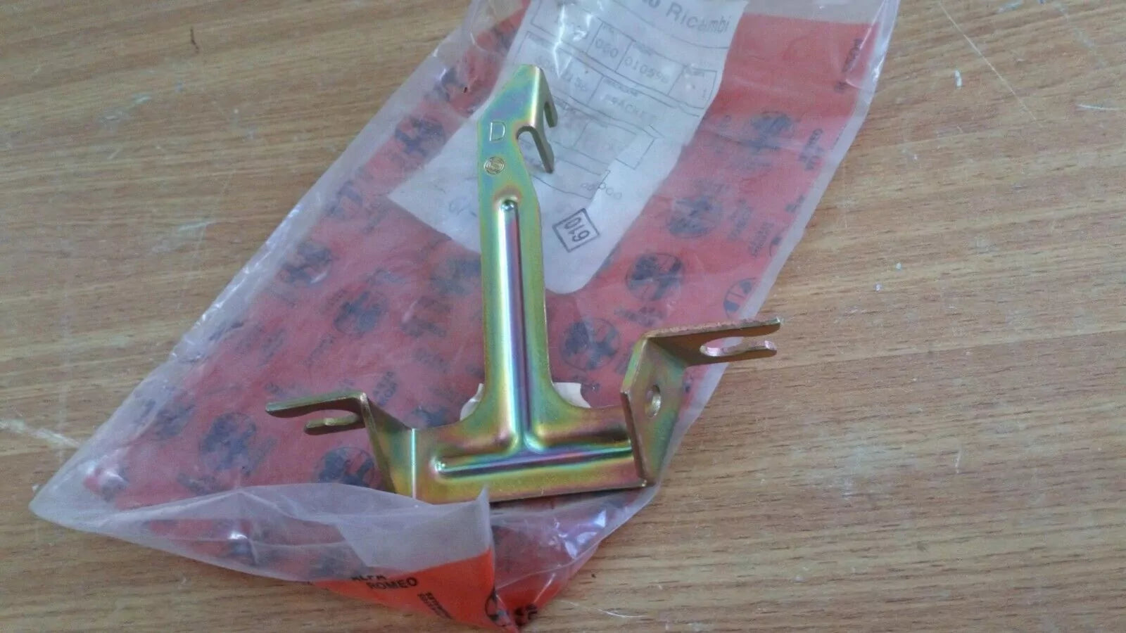 Suspension Bracket Front Right fits Alfa Romeo 147 156 GT 60652156 Genuine View Rear