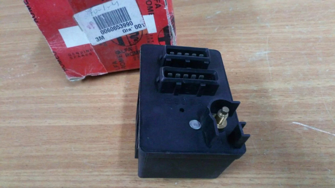 Glow Plugs Control Unit fits Fiat Punto Doblo Strada Alfa Romeo 145 146 156 166 60653990 View Rear
