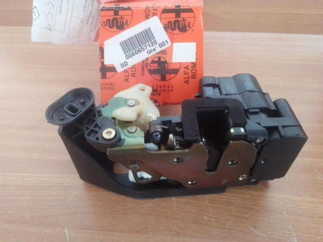 Door Lock Rear Right fits Alfa Romeo 156 60657120 Genuine View Front