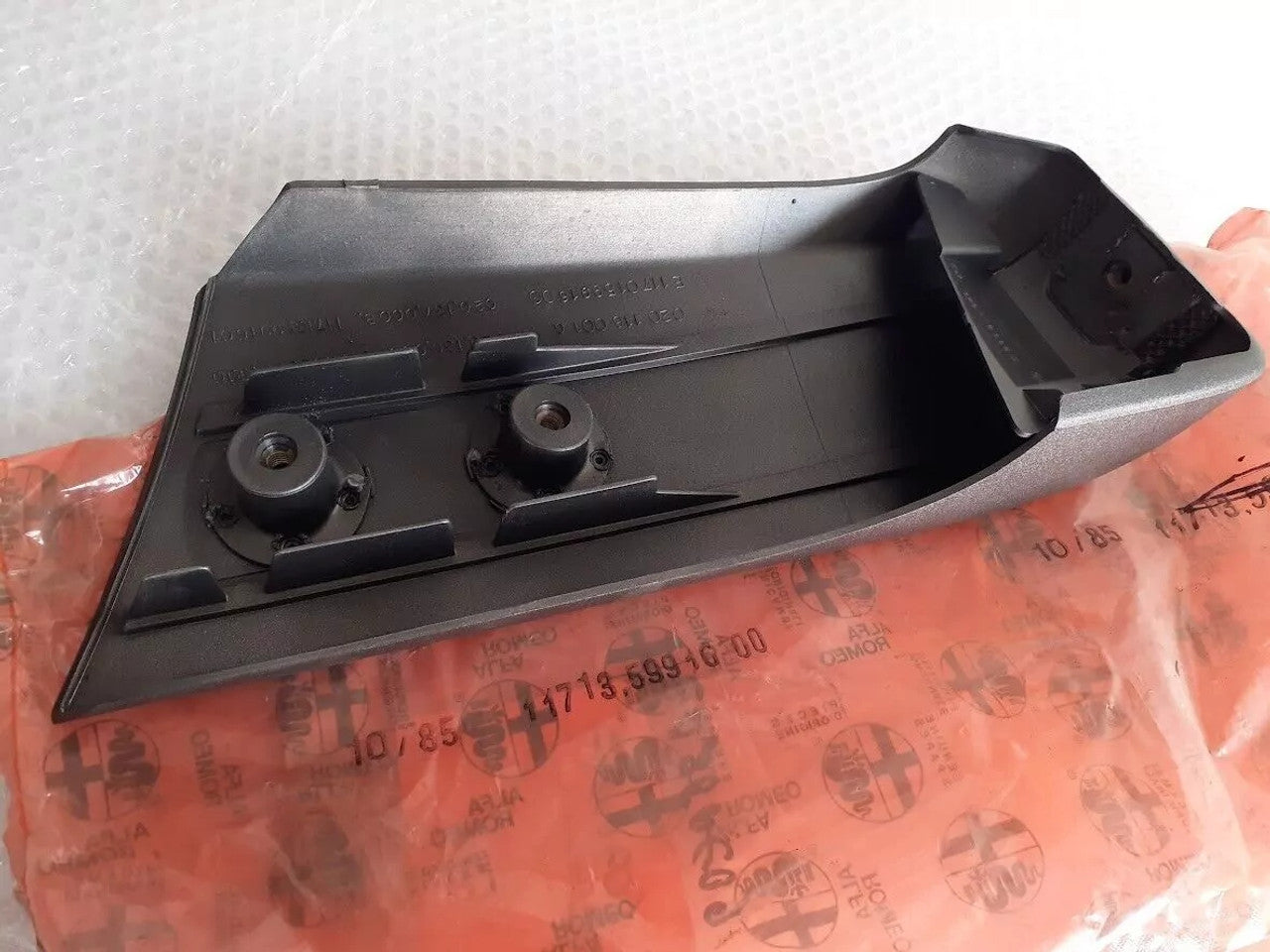 Front Bumper Cover Right fits Alfa Romeo Alfetta Saloon 117015991600 Genuine 60700807 View Right