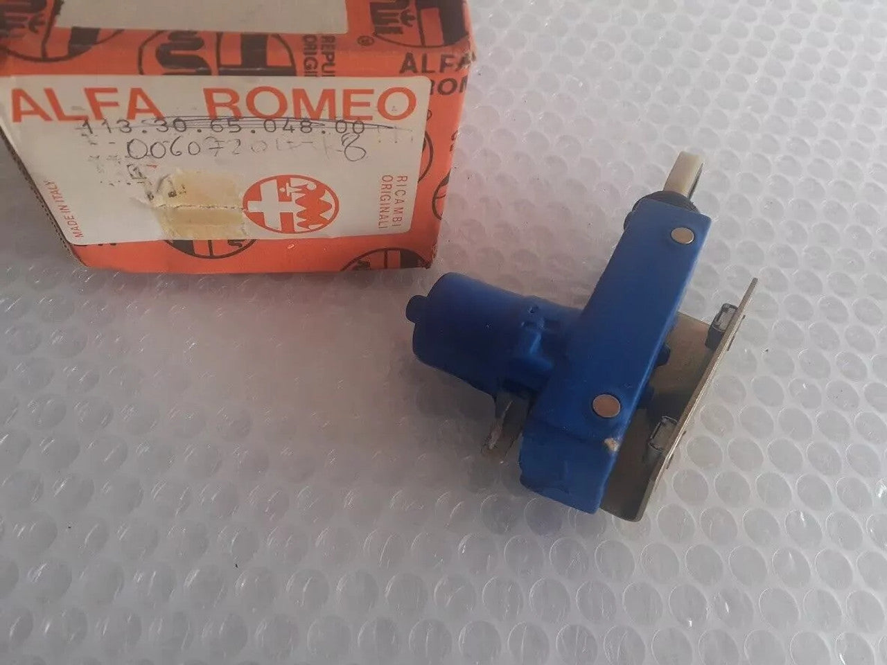 Central Locking Motor Right fits Alfa Romeo Alfetta Giulietta 60720448 Genuine View Left