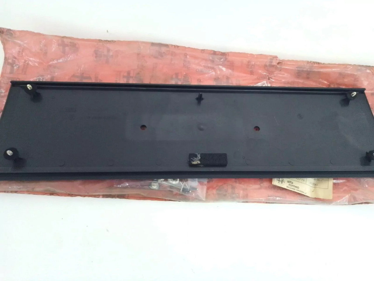 License Plate Support Rear fits Alfa Romeo Giulietta 60720834 Genuine View Rear
