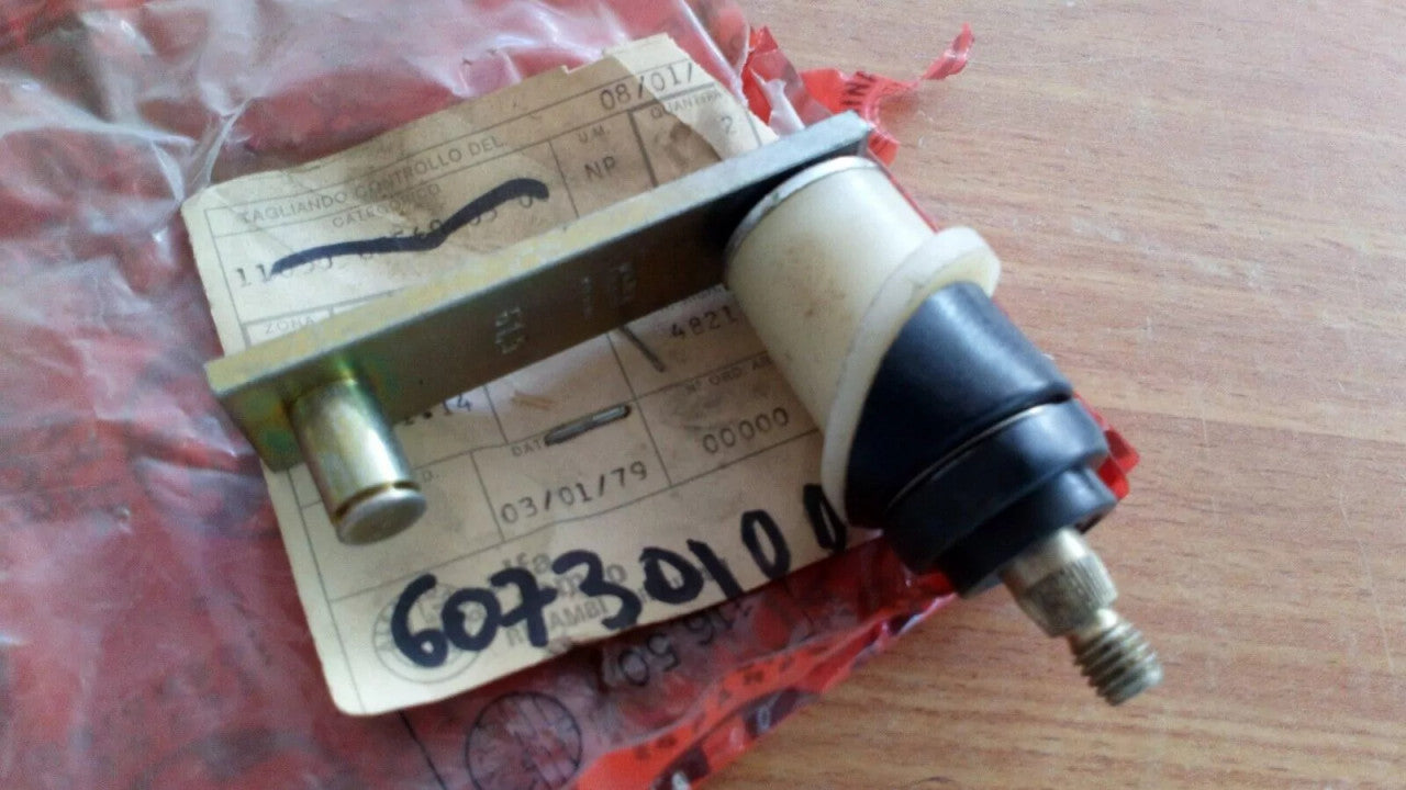 Windshield Wiper Pivot fits Alfa Romeo 116 116506556903 Genuine 60730100 View Rear