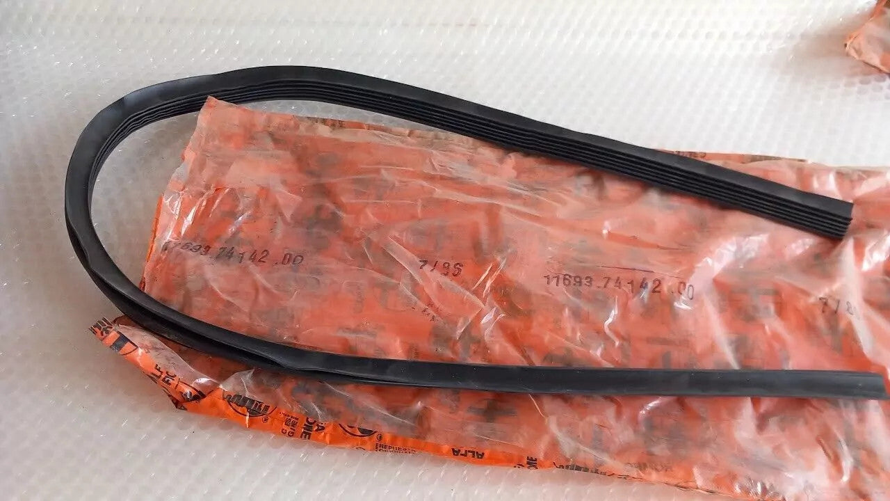 Door Seal Rear Right fits Alfa Romeo Giulietta 116937414200 Genuine 60733699 View Front