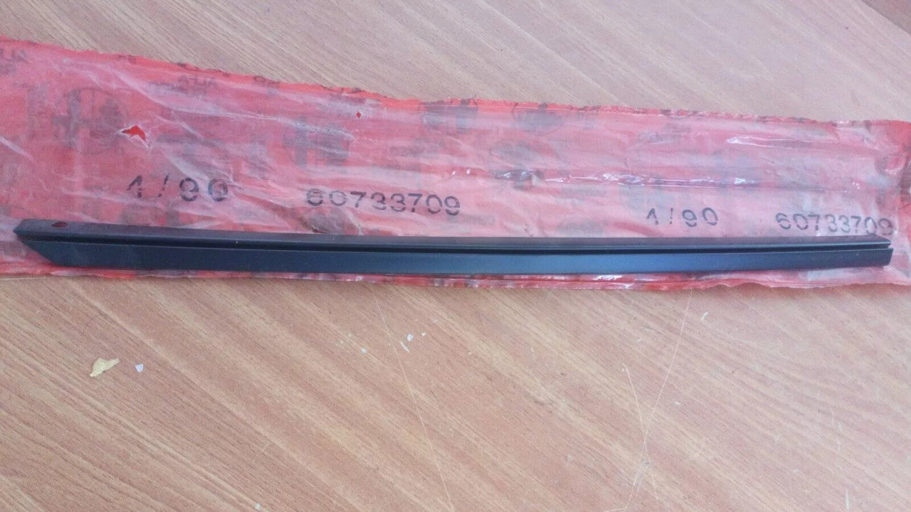 Channel Moulding fits Alfa Romeo Giulietta 60733709 Genuine View Front