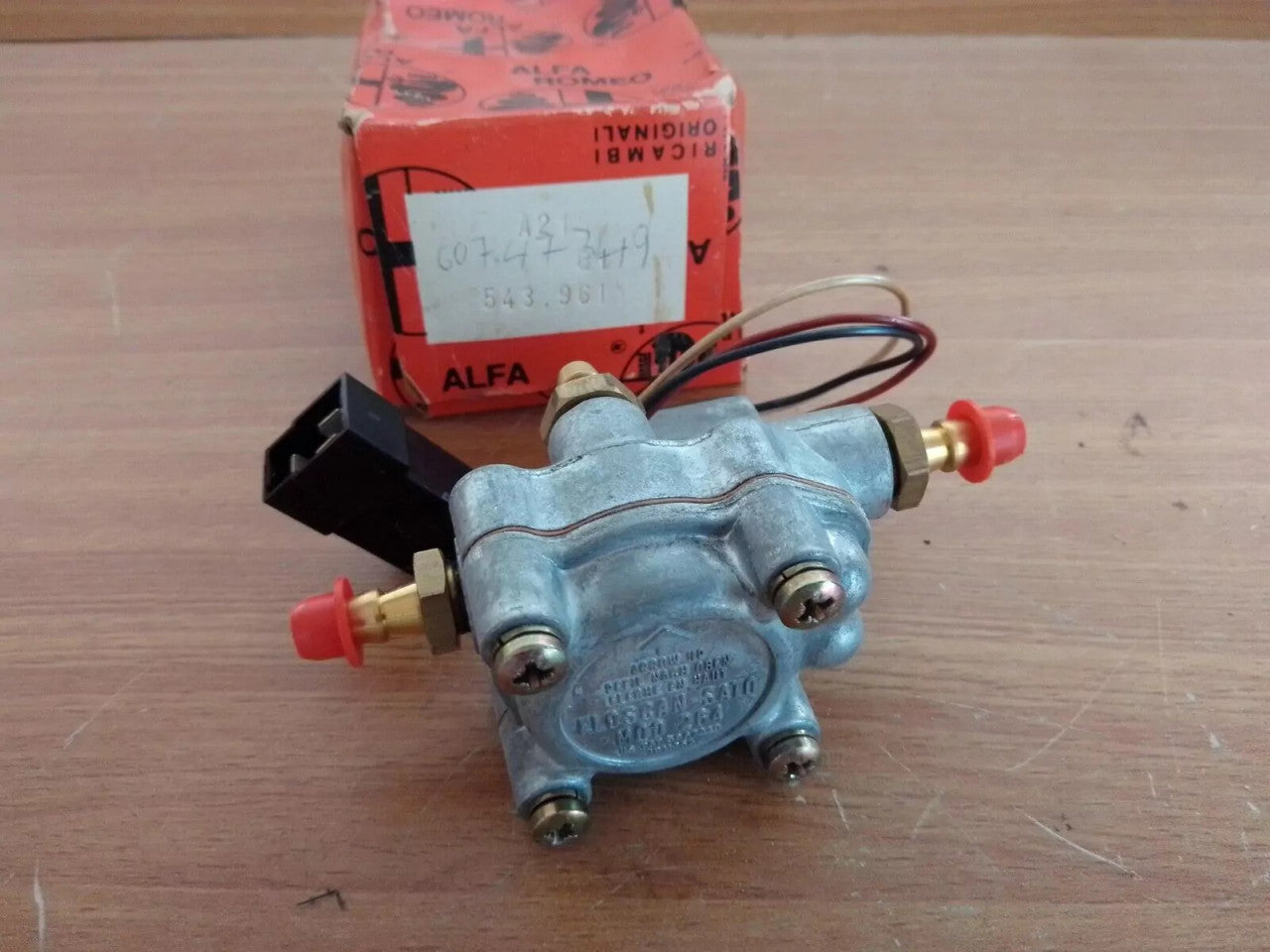 Fuel Shut Off Valve fits Alfa Romeo 33 543961 60747349 4011757 Genuine View Front