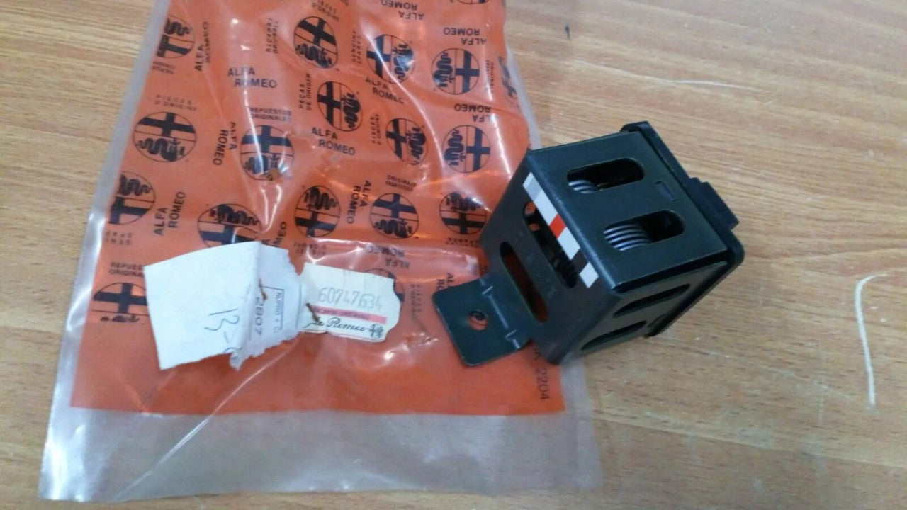 Air Condition Resistor fits Alfa Romeo 33 60747634 Genuine View Rear