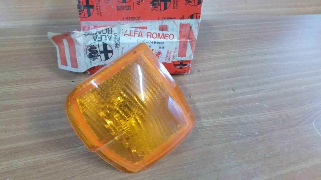 Turn Signal Front fits Alfa Romeo Alfasud 60749685 Genuine View Front