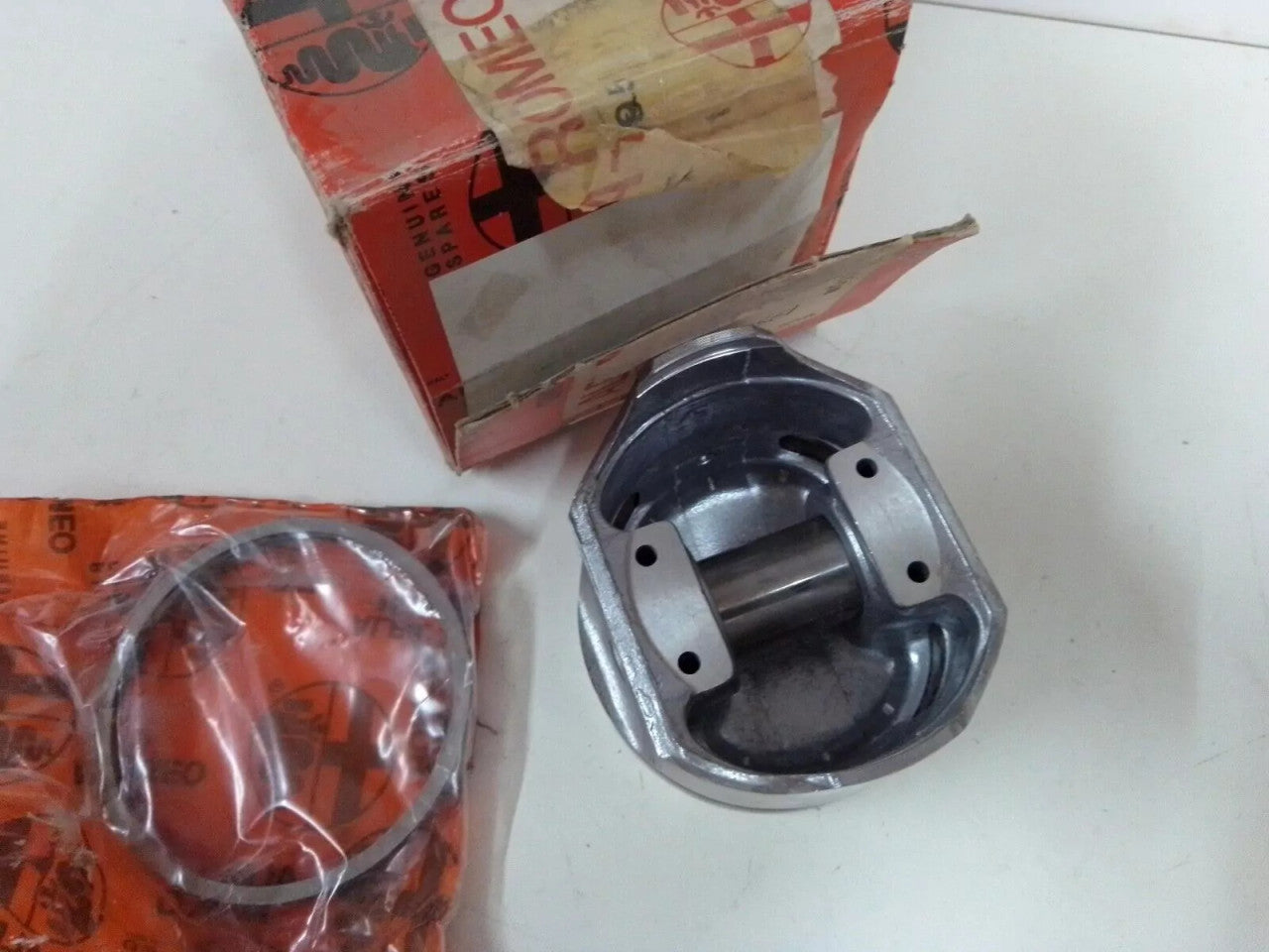 4x Piston fits Alfa Romeo Alfasud 80.40mm Bore 795095 60750561 Genuine View Right