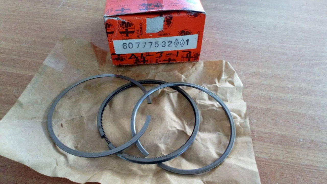 1 Cylinder Piston Rings fits Alfa Romeo 155 164 75 Spider 60777532 Genuine View Front