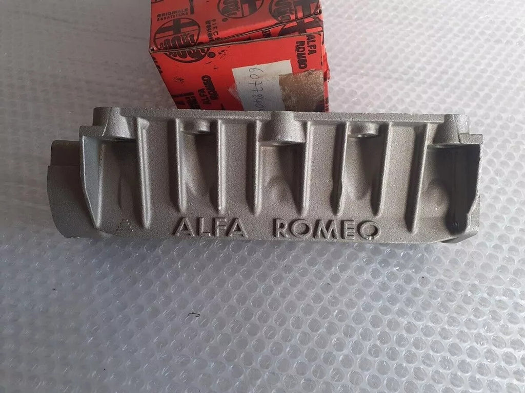 Camshaft Housing Left fits Alfa Romeo 33 145 146 60778404 Genuine View Rear