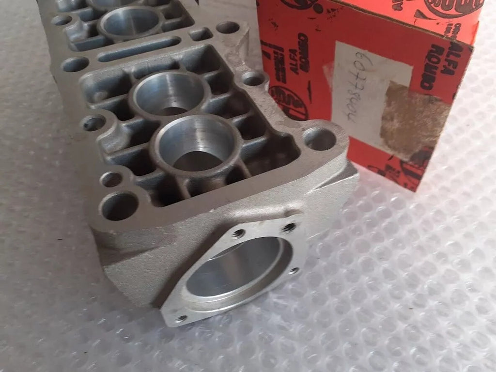 Camshaft Housing Left fits Alfa Romeo 33 145 146 60778404 Genuine View Lower
