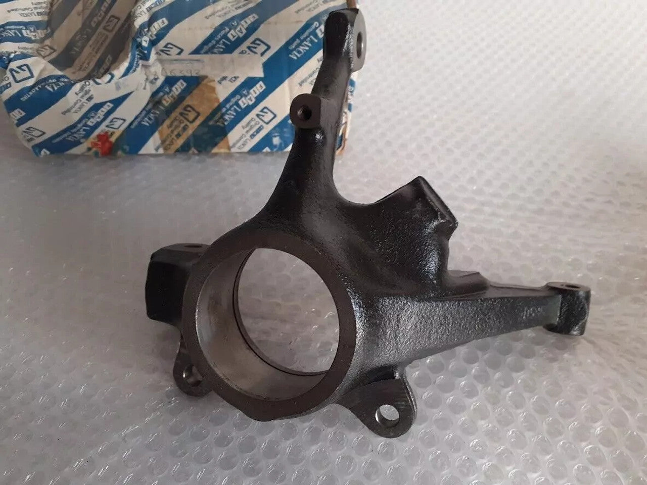 Steering Knuckle Left fits Alfa Romeo 145 146 155 60806392 Genuine View Rear