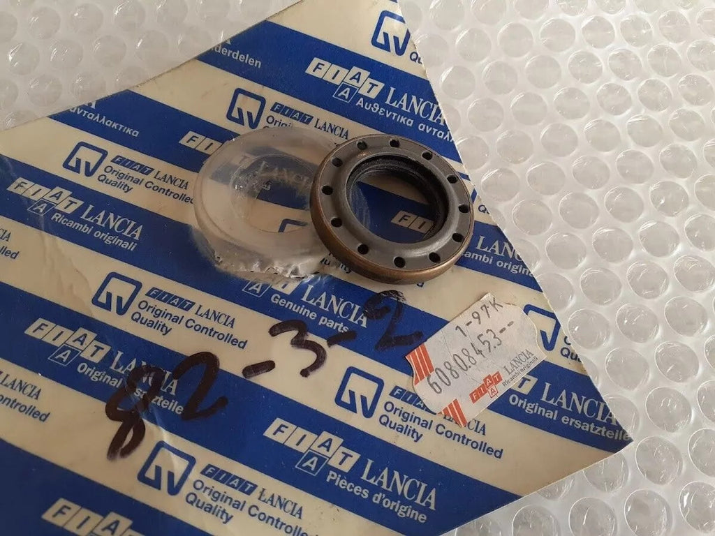 Manual Transmission Seal fits Fiat Lancia Alfa Romeo 60808453 Genuine View Front