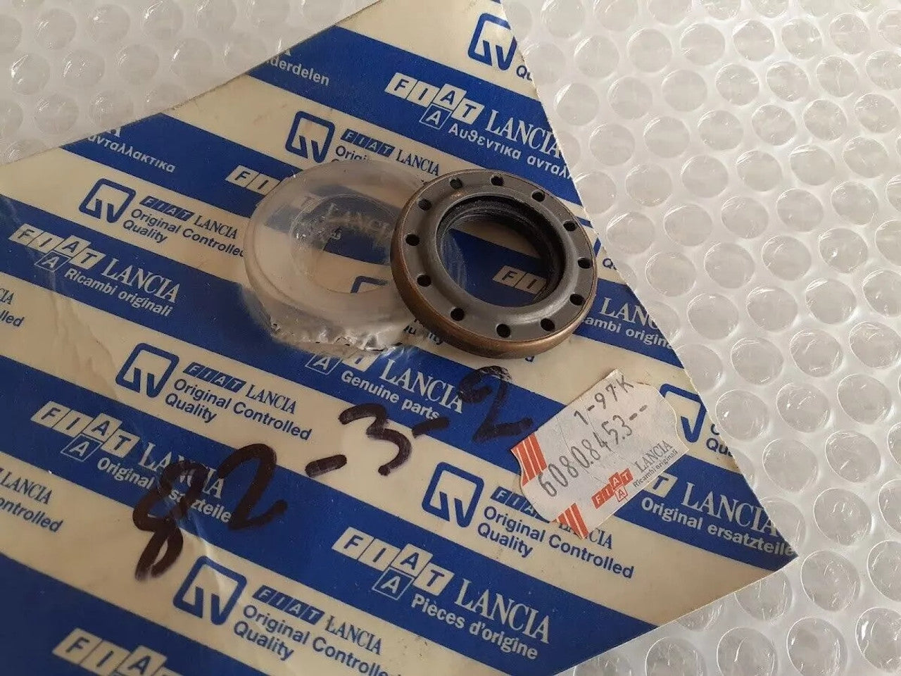 Manual Transmission Seal fits Fiat Lancia Alfa Romeo 60808453 Genuine View Front