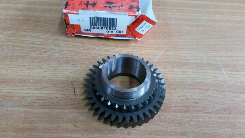 Transmission Gear fits Alfa Romeo 145 146 155 GTV Spider 60810922 Genuine View Front