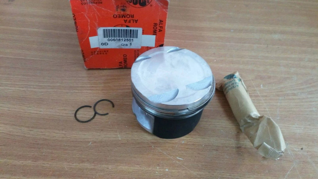 Piston fits Alfa Romeo 156 60812501 Genuine View Front
