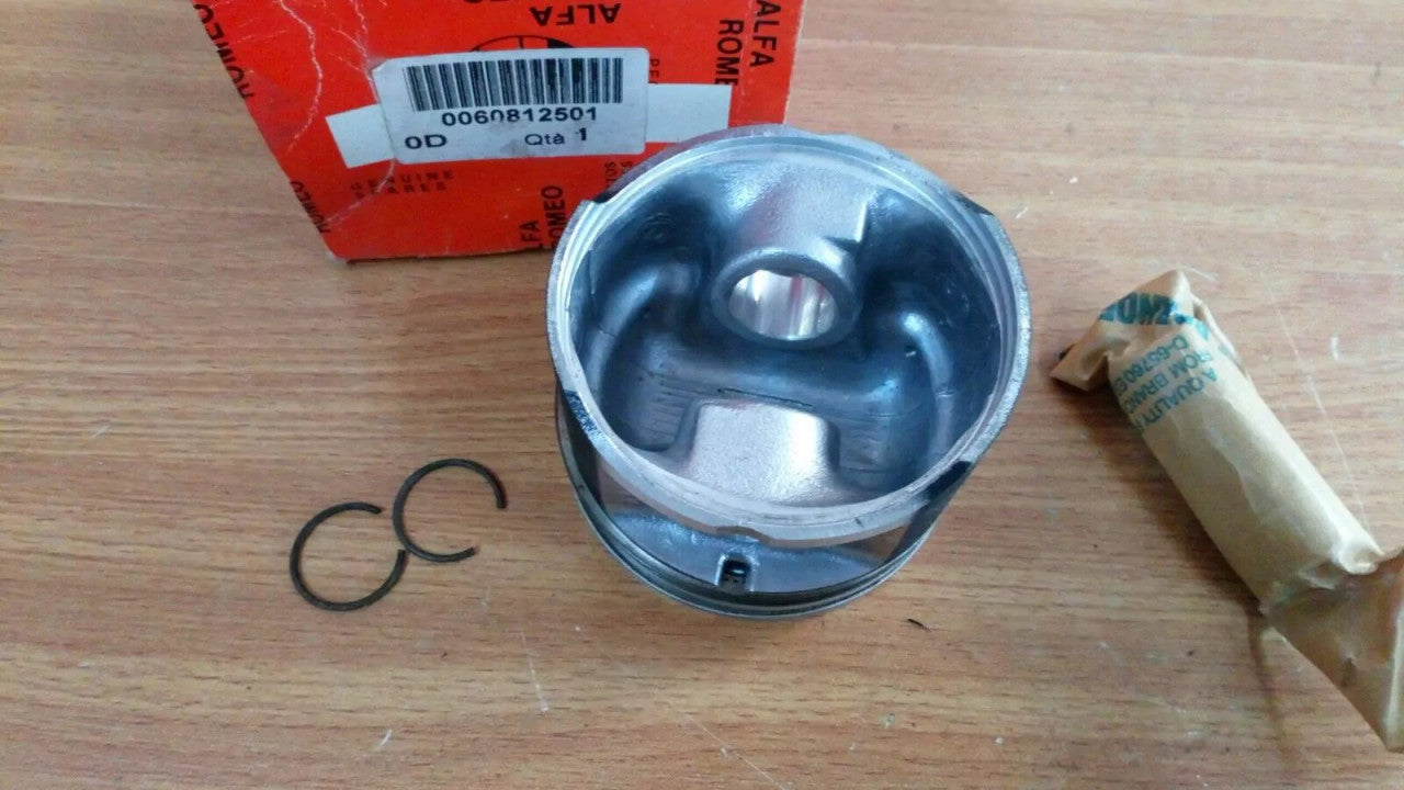 Piston fits Alfa Romeo 156 60812501 Genuine View Right