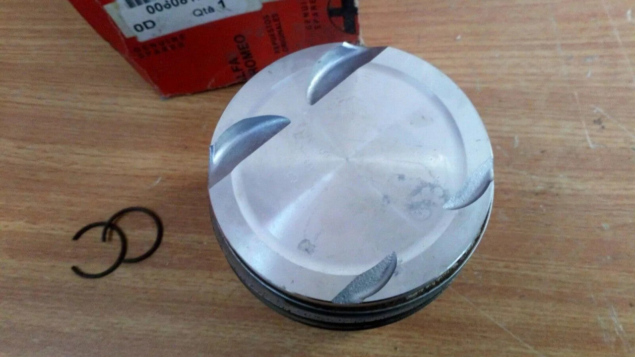 Piston fits Alfa Romeo 146 156 60812502 Genuine View Rear