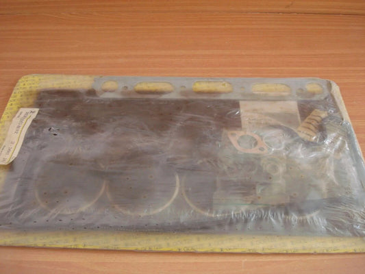 Head Set Gasket kit fits Mercedes Unimog Puch 616 engine 240D Diesel 6160105221 View Front