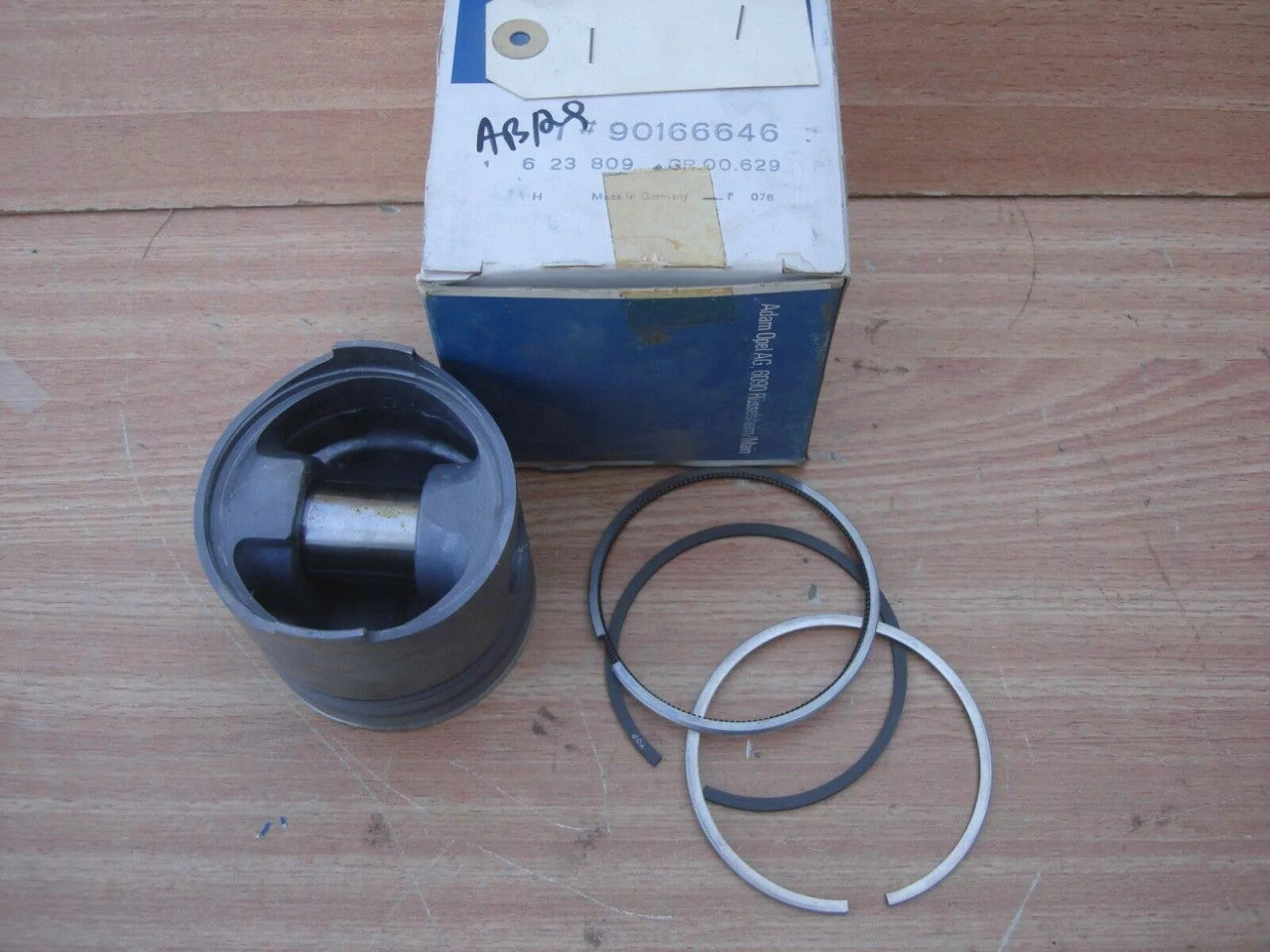 4x Pistons fits Opel Ascona C Kadett E Vauxhall 80mm Bore 16D 16DA L53 STD 623031 View Rear