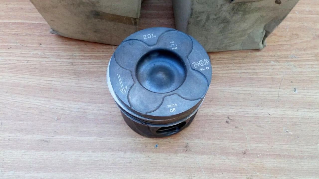 4x Pistons fits Opel Vauxhall Astra G X20DTL Y20DTL Diesel +0.50mm Oversize 624241 View Rear