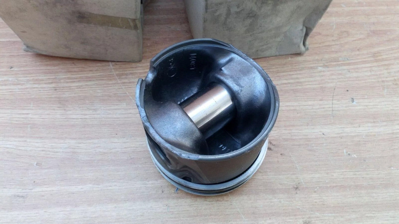 4x Pistons fits Opel Vauxhall Astra G X20DTL Y20DTL Diesel +0.50mm Oversize 624241 View Right